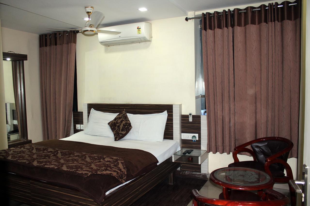Hotel Swayam Jabalpur Εξωτερικό φωτογραφία